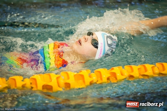 Zdjęcie w galerii na portalu naszraciborz.pl: Pływanie. Victoria z workiem medali  wiadomości z regionu