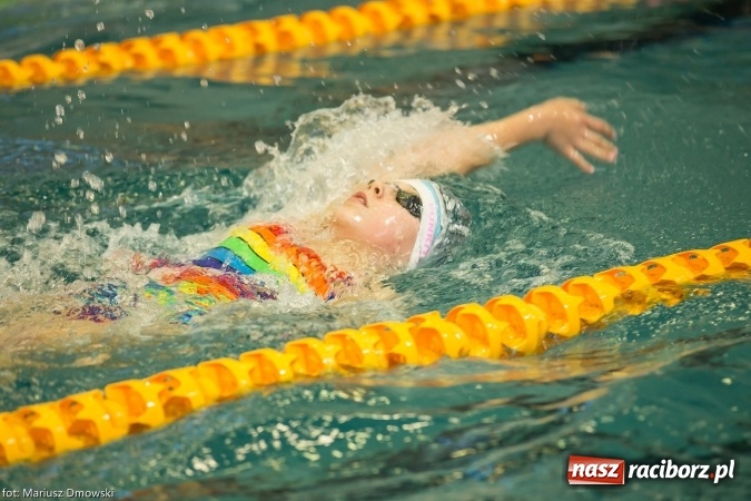 Zdjęcie w galerii na portalu naszraciborz.pl: Pływanie. Victoria z workiem medali  wiadomości z regionu