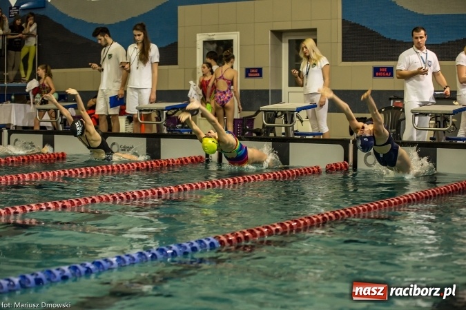 Zdjęcie w galerii na portalu naszraciborz.pl: Pływanie. Victoria z workiem medali  wiadomości z regionu