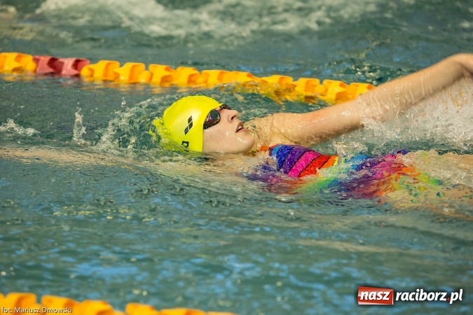 Zdjęcie w galerii na portalu naszraciborz.pl: Pływanie. Victoria z workiem medali  wiadomości z regionu