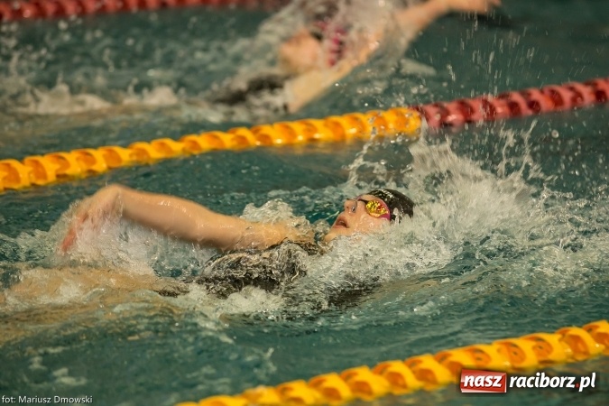 Zdjęcie w galerii na portalu naszraciborz.pl: Pływanie. Victoria z workiem medali  wiadomości z regionu