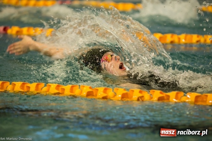 Zdjęcie w galerii na portalu naszraciborz.pl: Pływanie. Victoria z workiem medali  wiadomości z regionu