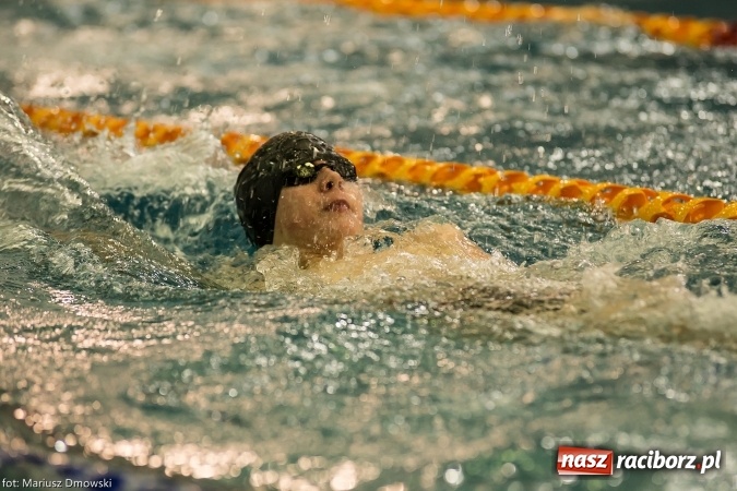 Zdjęcie w galerii na portalu naszraciborz.pl: Pływanie. Victoria z workiem medali  wiadomości z regionu