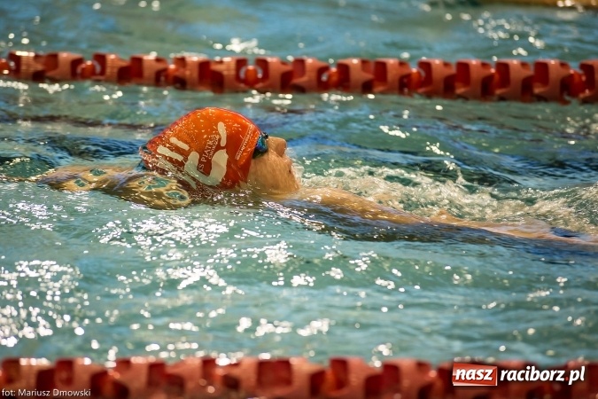 Zdjęcie w galerii na portalu naszraciborz.pl: Pływanie. Victoria z workiem medali  wiadomości z regionu
