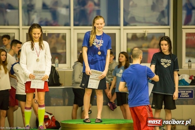 Zdjęcie w galerii na portalu naszraciborz.pl: Pływanie. Victoria z workiem medali  wiadomości z regionu