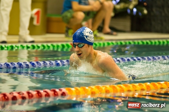 Zdjęcie w galerii na portalu naszraciborz.pl: Pływanie. Victoria z workiem medali  wiadomości z regionu
