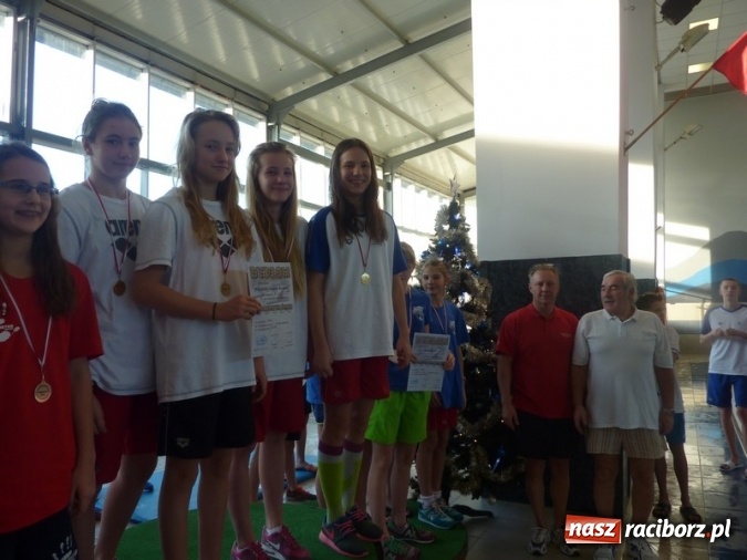 Zdjęcie w galerii na portalu naszraciborz.pl: Pływanie. Victoria z workiem medali  wiadomości z regionu