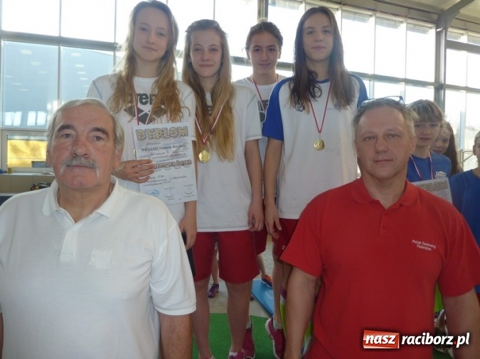 Zdjęcie w galerii na portalu naszraciborz.pl: Pływanie. Victoria z workiem medali  wiadomości z regionu