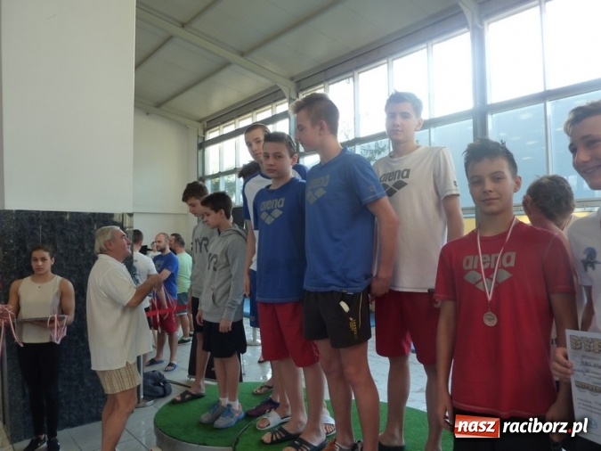 Zdjęcie w galerii na portalu naszraciborz.pl: Pływanie. Victoria z workiem medali  wiadomości z regionu