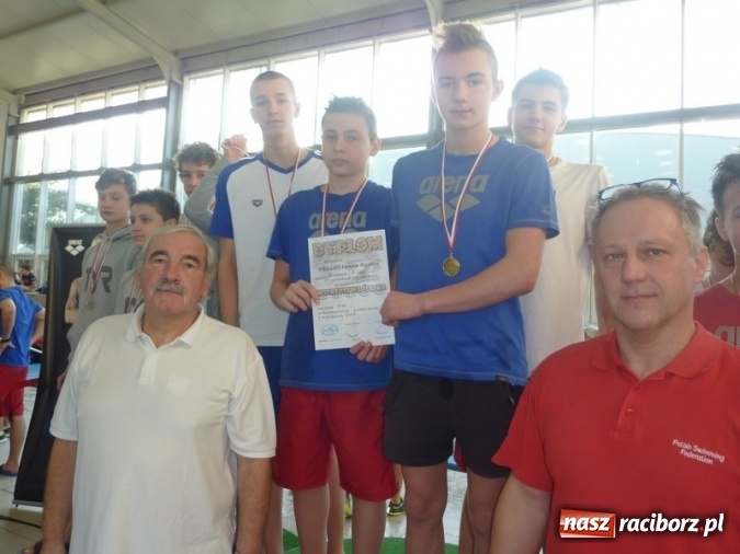 Zdjęcie w galerii na portalu naszraciborz.pl: Pływanie. Victoria z workiem medali  wiadomości z regionu