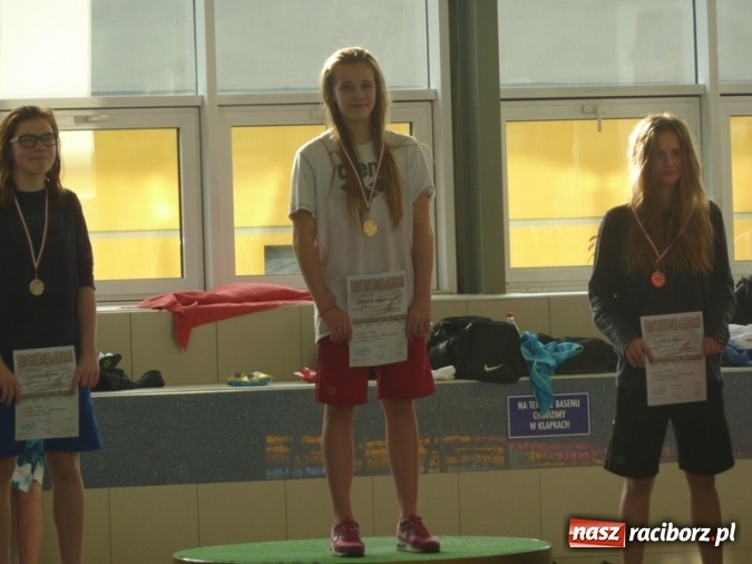 Zdjęcie w galerii na portalu naszraciborz.pl: Pływanie. Victoria z workiem medali  wiadomości z regionu