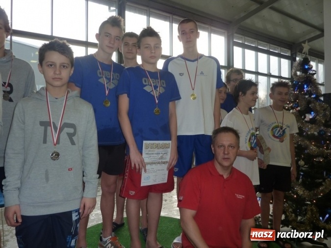 Zdjęcie w galerii na portalu naszraciborz.pl: Pływanie. Victoria z workiem medali  wiadomości z regionu