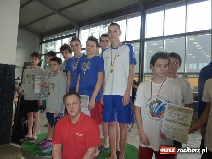 Zdjęcie w galerii na portalu naszraciborz.pl: Pływanie. Victoria z workiem medali  wiadomości z regionu