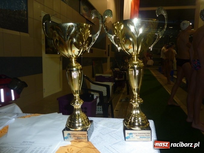 Zdjęcie w galerii na portalu naszraciborz.pl: Pływanie. Victoria z workiem medali  wiadomości z regionu