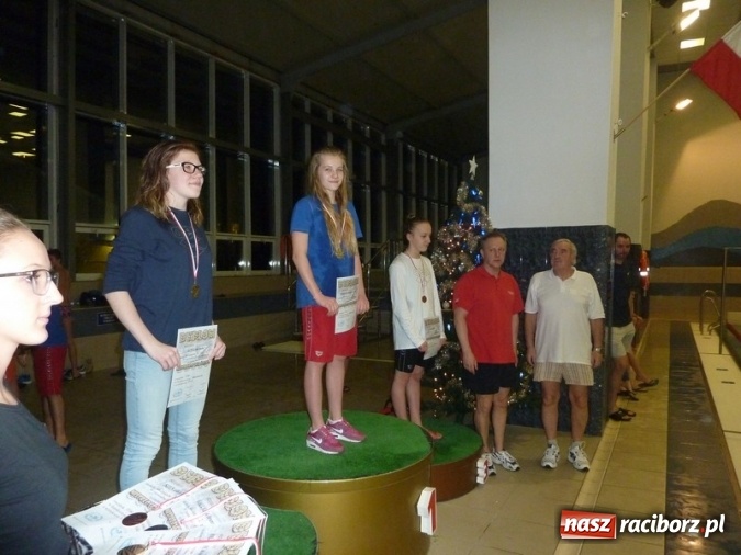 Zdjęcie w galerii na portalu naszraciborz.pl: Pływanie. Victoria z workiem medali  wiadomości z regionu