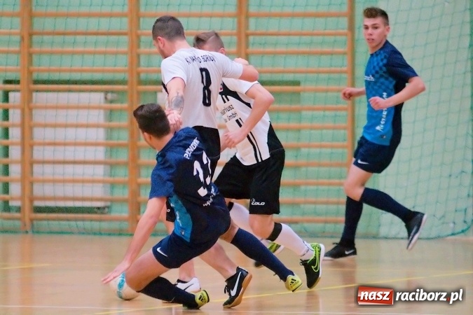 Zdjęcie w galerii na portalu naszraciborz.pl: HLPN: Emocjonujące starcie w pierwszej lidze na remis. Trzymej Ściana g&oacute;rą nad Raszczycami wiadomości z regionu