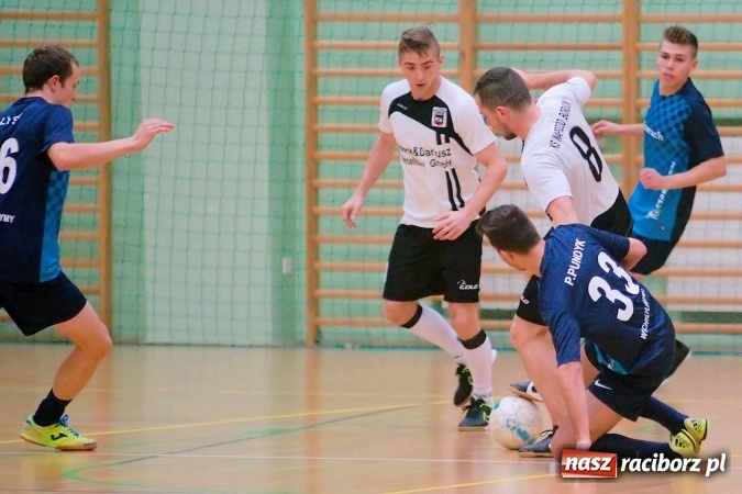 Zdjęcie w galerii na portalu naszraciborz.pl: HLPN: Emocjonujące starcie w pierwszej lidze na remis. Trzymej Ściana g&oacute;rą nad Raszczycami wiadomości z regionu