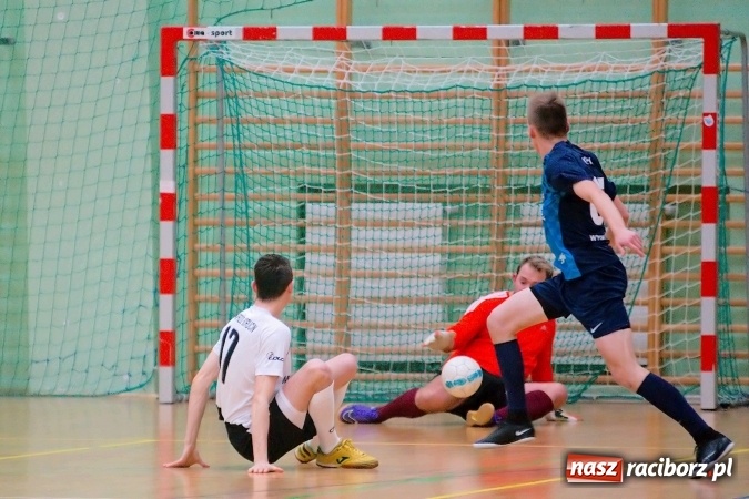 Zdjęcie w galerii na portalu naszraciborz.pl: HLPN: Emocjonujące starcie w pierwszej lidze na remis. Trzymej Ściana g&oacute;rą nad Raszczycami wiadomości z regionu