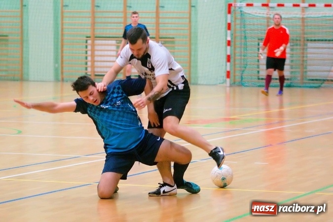 Zdjęcie w galerii na portalu naszraciborz.pl: HLPN: Emocjonujące starcie w pierwszej lidze na remis. Trzymej Ściana g&oacute;rą nad Raszczycami wiadomości z regionu