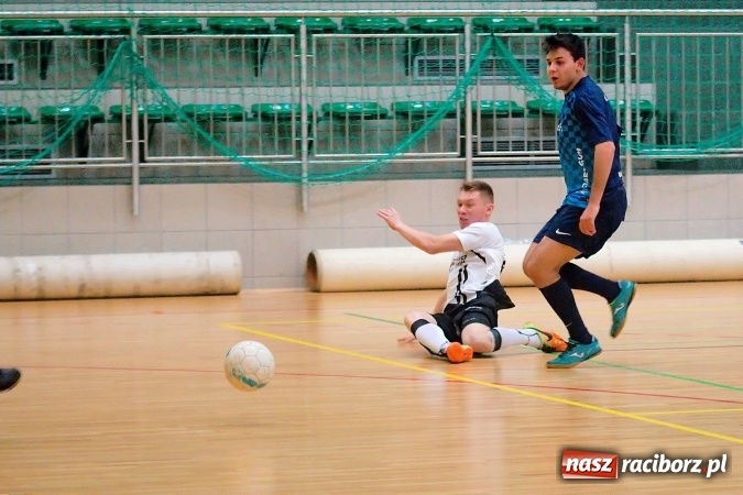 Zdjęcie w galerii na portalu naszraciborz.pl: HLPN: Emocjonujące starcie w pierwszej lidze na remis. Trzymej Ściana g&oacute;rą nad Raszczycami wiadomości z regionu