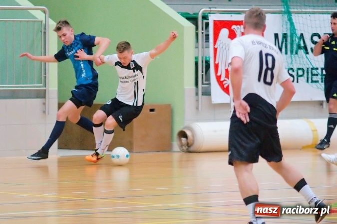 Zdjęcie w galerii na portalu naszraciborz.pl: HLPN: Emocjonujące starcie w pierwszej lidze na remis. Trzymej Ściana g&oacute;rą nad Raszczycami wiadomości z regionu