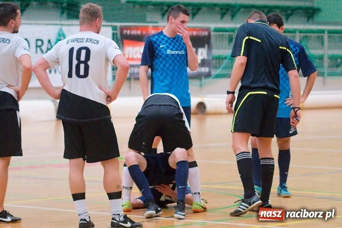 Zdjęcie w galerii na portalu naszraciborz.pl: HLPN: Emocjonujące starcie w pierwszej lidze na remis. Trzymej Ściana g&oacute;rą nad Raszczycami wiadomości z regionu