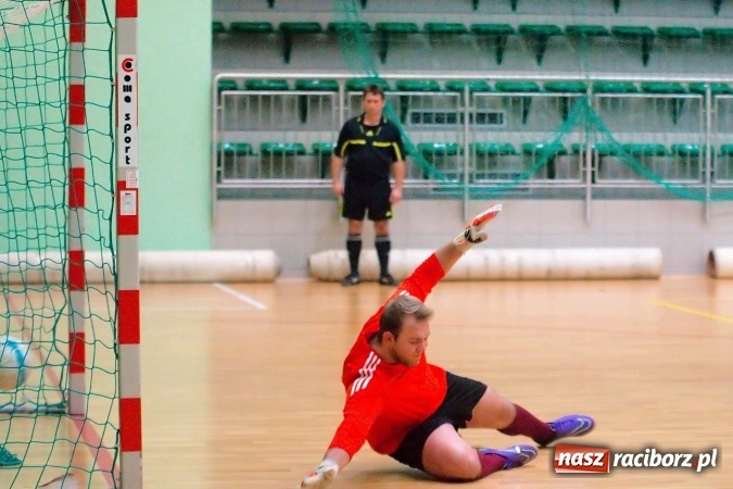 Zdjęcie w galerii na portalu naszraciborz.pl: HLPN: Emocjonujące starcie w pierwszej lidze na remis. Trzymej Ściana g&oacute;rą nad Raszczycami wiadomości z regionu