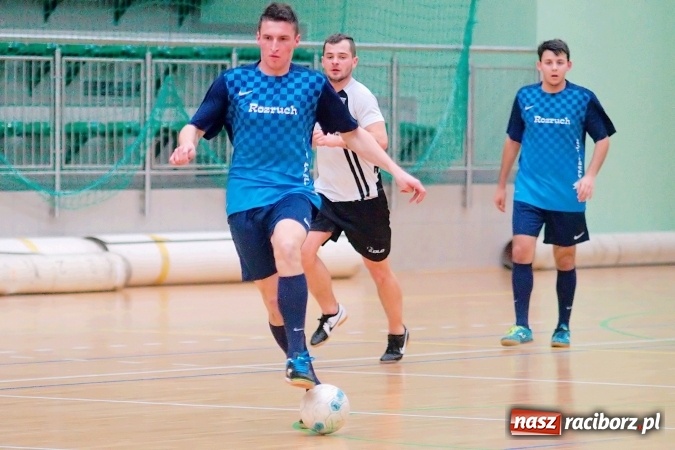 Zdjęcie w galerii na portalu naszraciborz.pl: HLPN: Emocjonujące starcie w pierwszej lidze na remis. Trzymej Ściana g&oacute;rą nad Raszczycami wiadomości z regionu