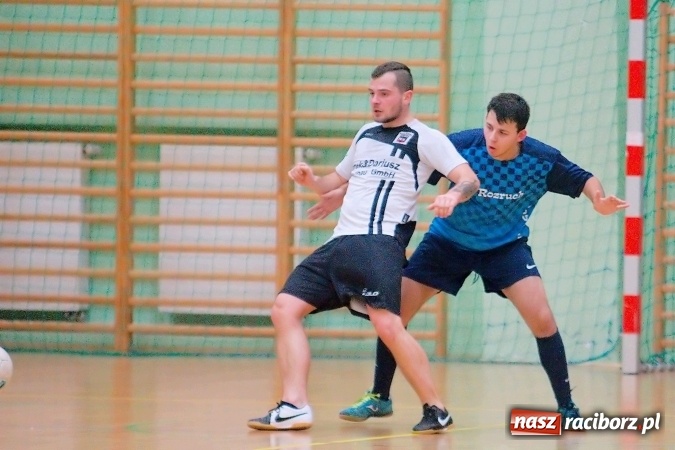 Zdjęcie w galerii na portalu naszraciborz.pl: HLPN: Emocjonujące starcie w pierwszej lidze na remis. Trzymej Ściana g&oacute;rą nad Raszczycami wiadomości z regionu