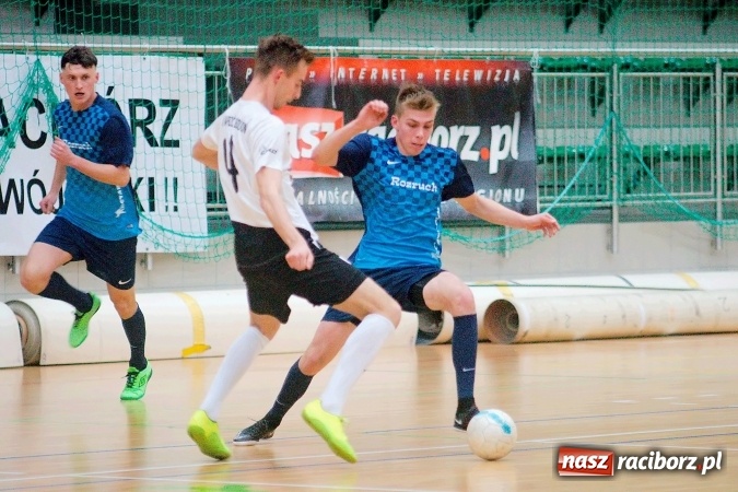 Zdjęcie w galerii na portalu naszraciborz.pl: HLPN: Emocjonujące starcie w pierwszej lidze na remis. Trzymej Ściana g&oacute;rą nad Raszczycami wiadomości z regionu