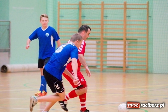 Zdjęcie w galerii na portalu naszraciborz.pl: HLPN: Emocjonujące starcie w pierwszej lidze na remis. Trzymej Ściana g&oacute;rą nad Raszczycami wiadomości z regionu