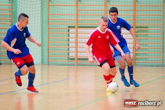 Zdjęcie w galerii na portalu naszraciborz.pl: HLPN: Emocjonujące starcie w pierwszej lidze na remis. Trzymej Ściana g&oacute;rą nad Raszczycami wiadomości z regionu