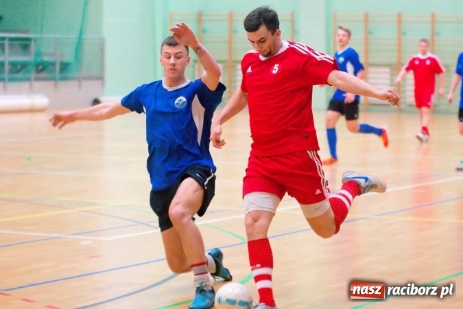 Zdjęcie w galerii na portalu naszraciborz.pl: HLPN: Emocjonujące starcie w pierwszej lidze na remis. Trzymej Ściana g&oacute;rą nad Raszczycami wiadomości z regionu