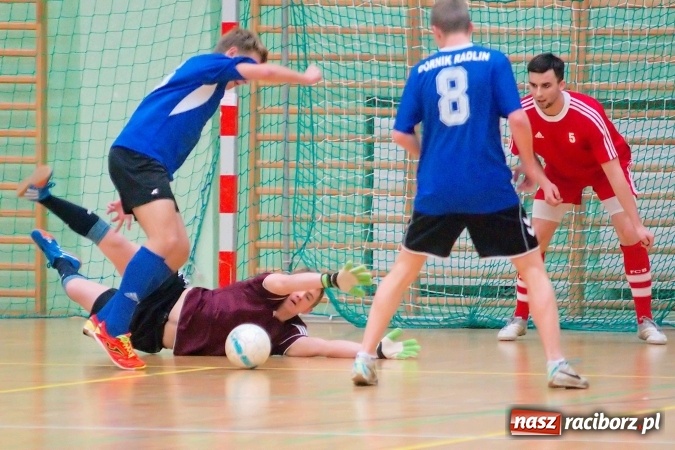 Zdjęcie w galerii na portalu naszraciborz.pl: HLPN: Emocjonujące starcie w pierwszej lidze na remis. Trzymej Ściana g&oacute;rą nad Raszczycami wiadomości z regionu