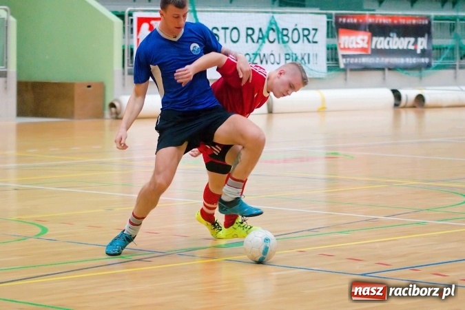 Zdjęcie w galerii na portalu naszraciborz.pl: HLPN: Emocjonujące starcie w pierwszej lidze na remis. Trzymej Ściana g&oacute;rą nad Raszczycami wiadomości z regionu