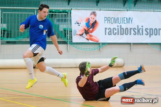 Zdjęcie w galerii na portalu naszraciborz.pl: HLPN: Emocjonujące starcie w pierwszej lidze na remis. Trzymej Ściana g&oacute;rą nad Raszczycami wiadomości z regionu