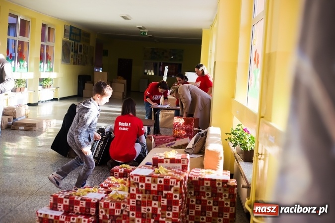 Zdjęcie w galerii na portalu naszraciborz.pl: Szlachetna Paczka także w Raciborzu wiadomości z regionu