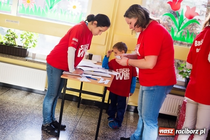 Zdjęcie w galerii na portalu naszraciborz.pl: Szlachetna Paczka także w Raciborzu wiadomości z regionu