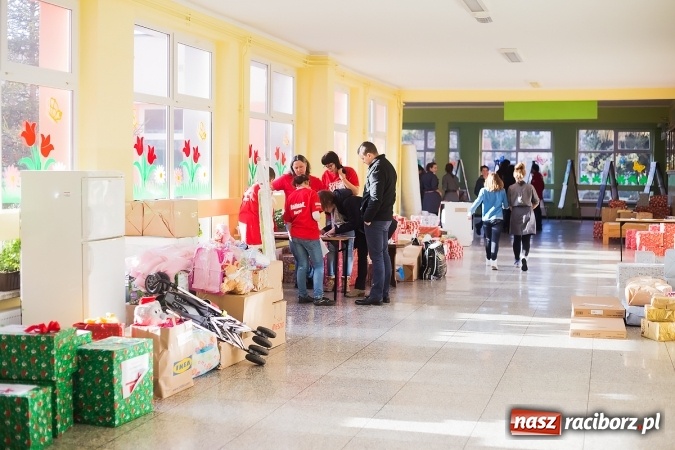 Zdjęcie w galerii na portalu naszraciborz.pl: Szlachetna Paczka także w Raciborzu wiadomości z regionu