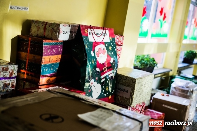 Zdjęcie w galerii na portalu naszraciborz.pl: Szlachetna Paczka także w Raciborzu wiadomości z regionu