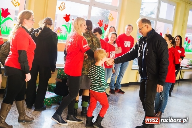 Zdjęcie w galerii na portalu naszraciborz.pl: Szlachetna Paczka także w Raciborzu wiadomości z regionu