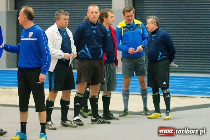 Zdjęcie w galerii na portalu naszraciborz.pl: Byli gracze Ekstraklasy wygrali turniej siatkonogi. Strażacy z Wodzisławia drudzy wiadomości z regionu