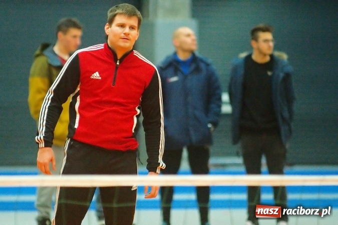 Zdjęcie w galerii na portalu naszraciborz.pl: Byli gracze Ekstraklasy wygrali turniej siatkonogi. Strażacy z Wodzisławia drudzy wiadomości z regionu