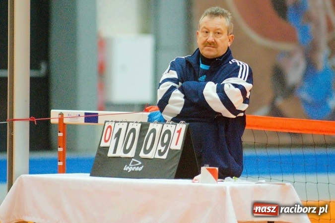 Zdjęcie w galerii na portalu naszraciborz.pl: Byli gracze Ekstraklasy wygrali turniej siatkonogi. Strażacy z Wodzisławia drudzy wiadomości z regionu