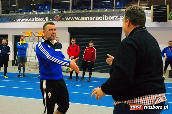 Zdjęcie w galerii na portalu naszraciborz.pl: Byli gracze Ekstraklasy wygrali turniej siatkonogi. Strażacy z Wodzisławia drudzy wiadomości z regionu