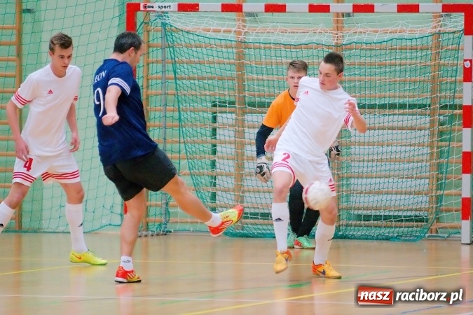 Zdjęcie w galerii na portalu naszraciborz.pl: Galaktyczni rozbili Dzikich Chłopców. Remis w meczu PRD Dream Team z Covebo wiadomości z regionu