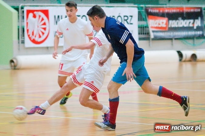 Zdjęcie w galerii na portalu naszraciborz.pl: Galaktyczni rozbili Dzikich Chłopców. Remis w meczu PRD Dream Team z Covebo wiadomości z regionu