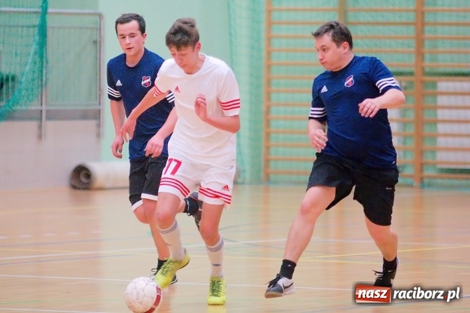 Zdjęcie w galerii na portalu naszraciborz.pl: Galaktyczni rozbili Dzikich Chłopców. Remis w meczu PRD Dream Team z Covebo wiadomości z regionu