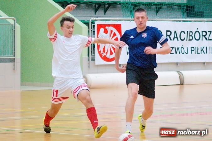 Zdjęcie w galerii na portalu naszraciborz.pl: Galaktyczni rozbili Dzikich Chłopców. Remis w meczu PRD Dream Team z Covebo wiadomości z regionu