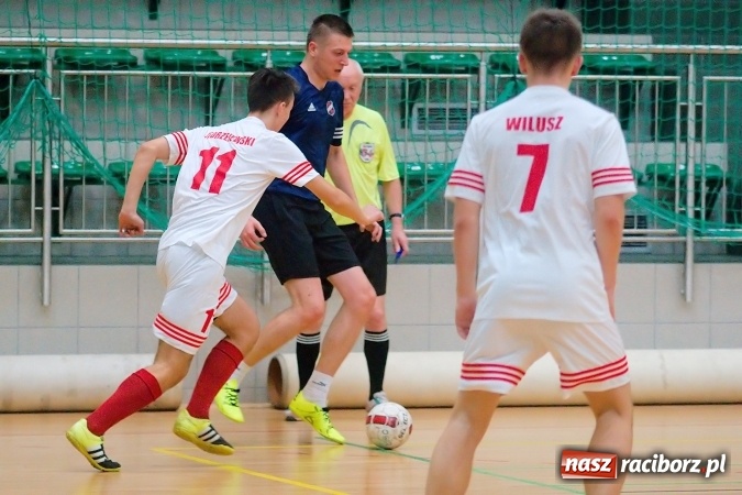 Zdjęcie w galerii na portalu naszraciborz.pl: Galaktyczni rozbili Dzikich Chłopców. Remis w meczu PRD Dream Team z Covebo wiadomości z regionu